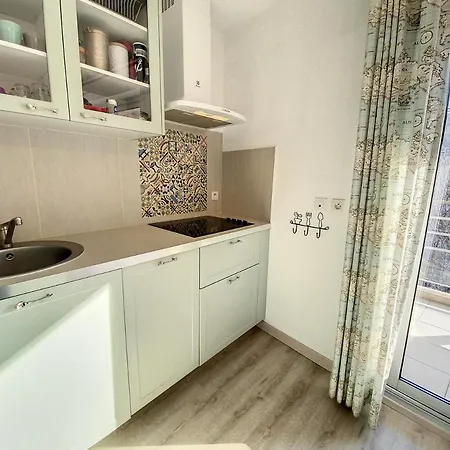 A303- 3 Pieces 4 Personnes- Le Crystal Cagnes-sur-Mer