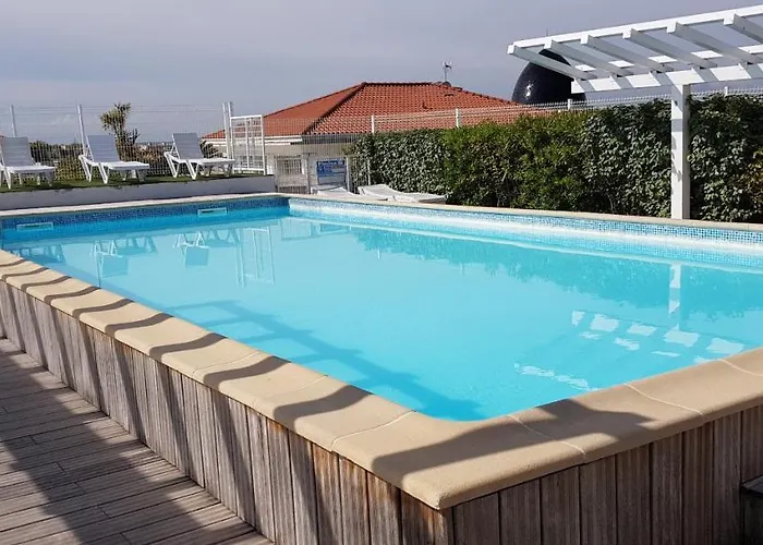 A303- 3 Pieces 4 Personnes- Le Crystal *