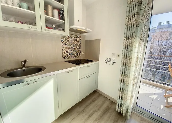 A303- 3 Pieces 4 Personnes- Le Crystal קאן סור מר